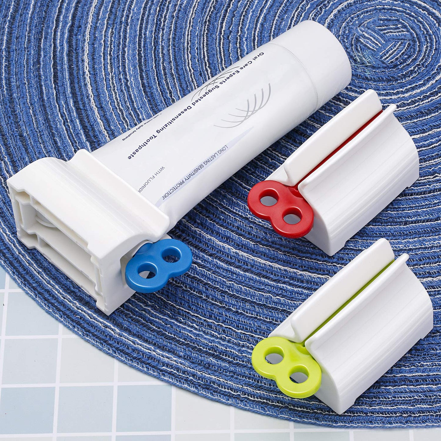 TOOTHPASTE SQUEEZER