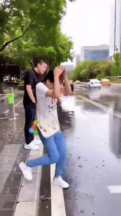 Disposable Emergency Rain Ponchos Keychain Raincoat Ball