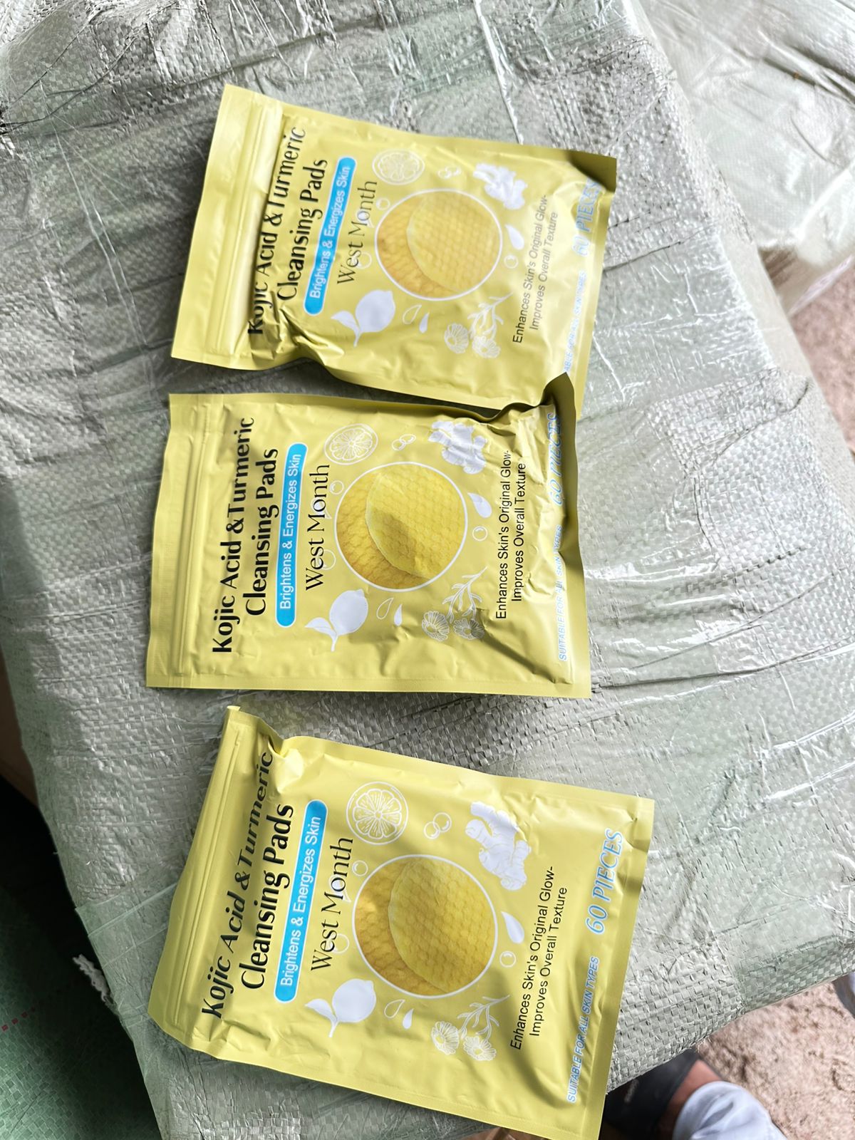 Turmeric Kojic Acid Face Cleansing Foaming Pads